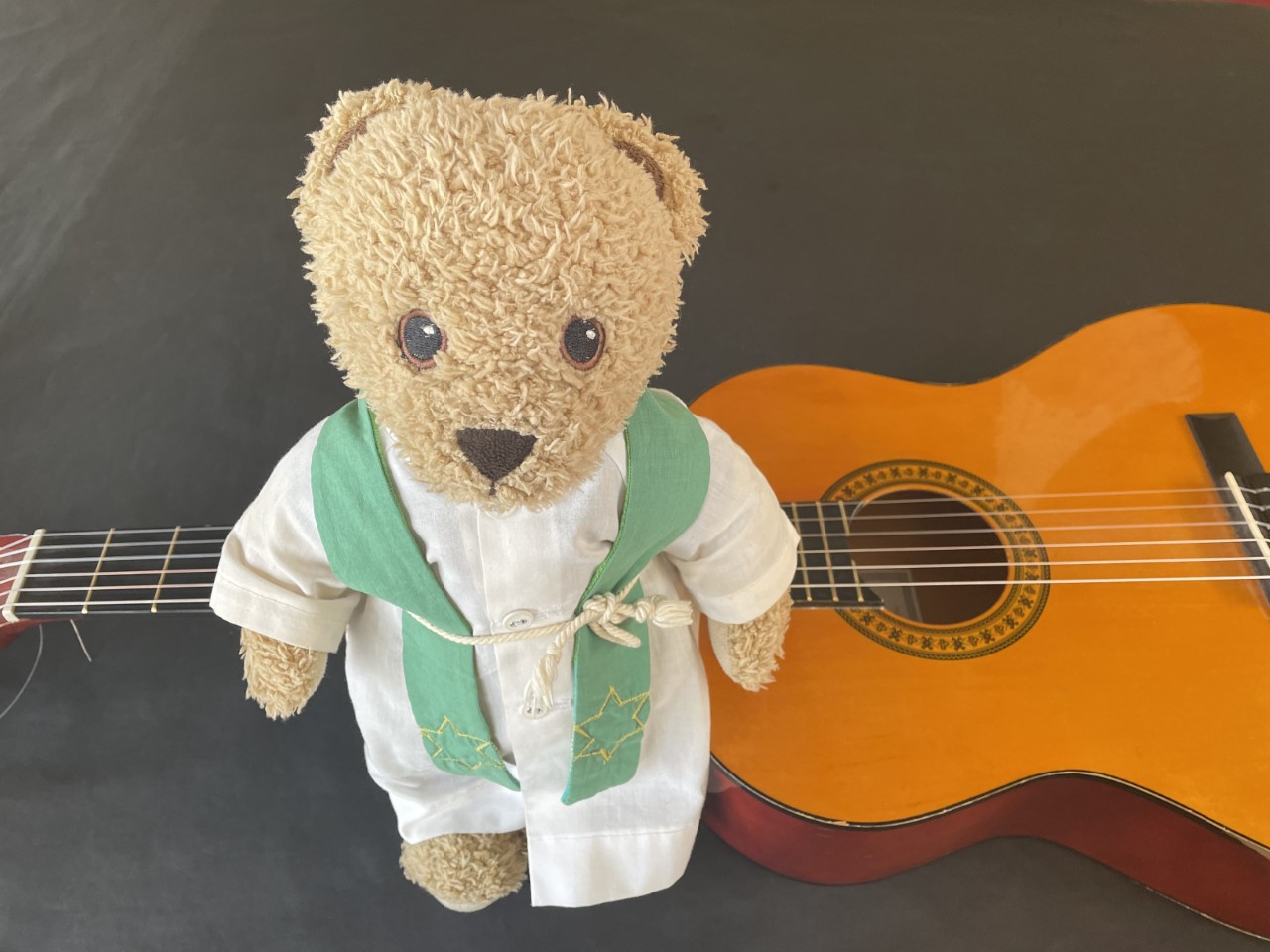 Prästnalle och en gitarr