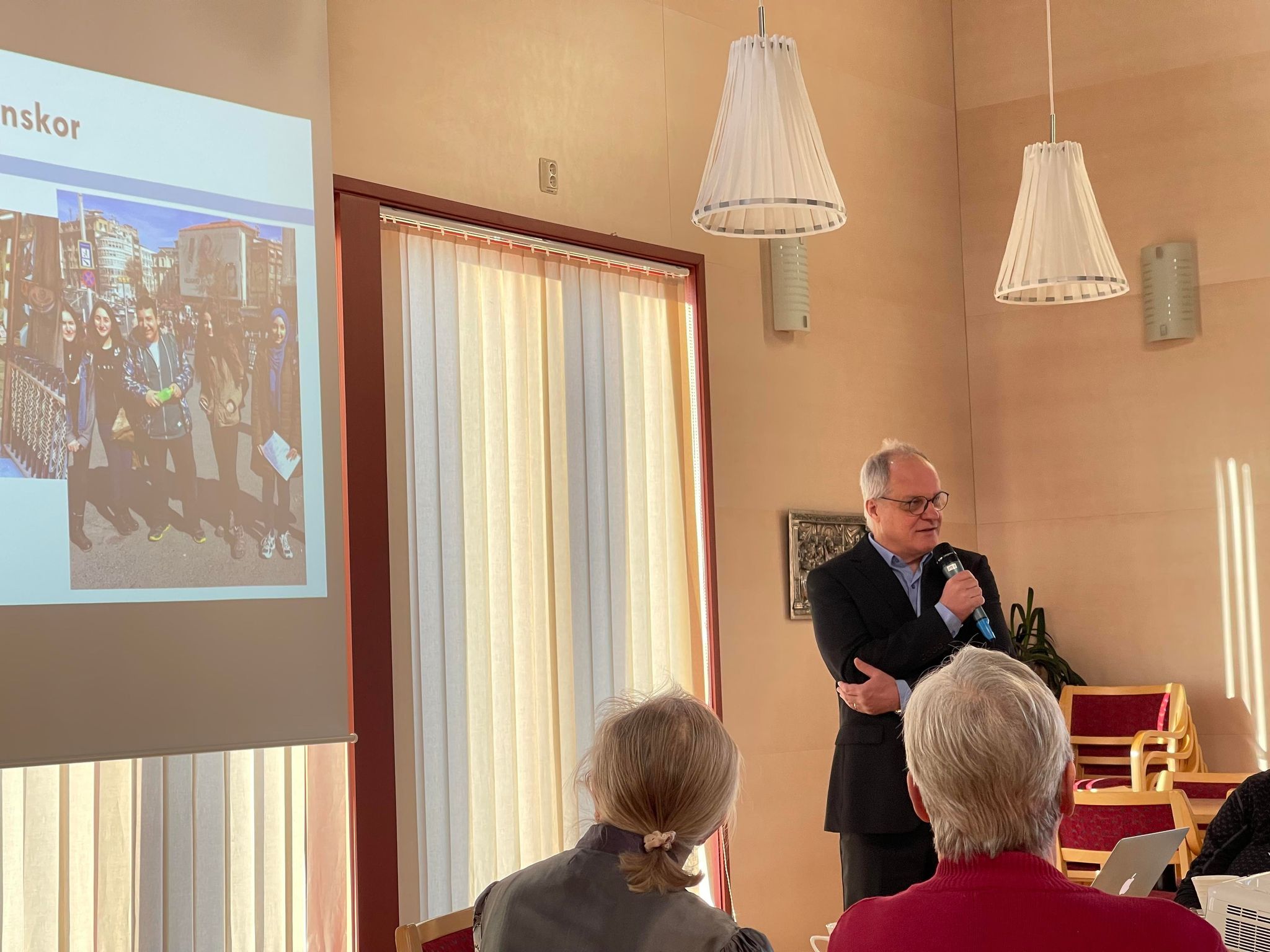 Torsten Sandell besöker syföreningen i Jomala